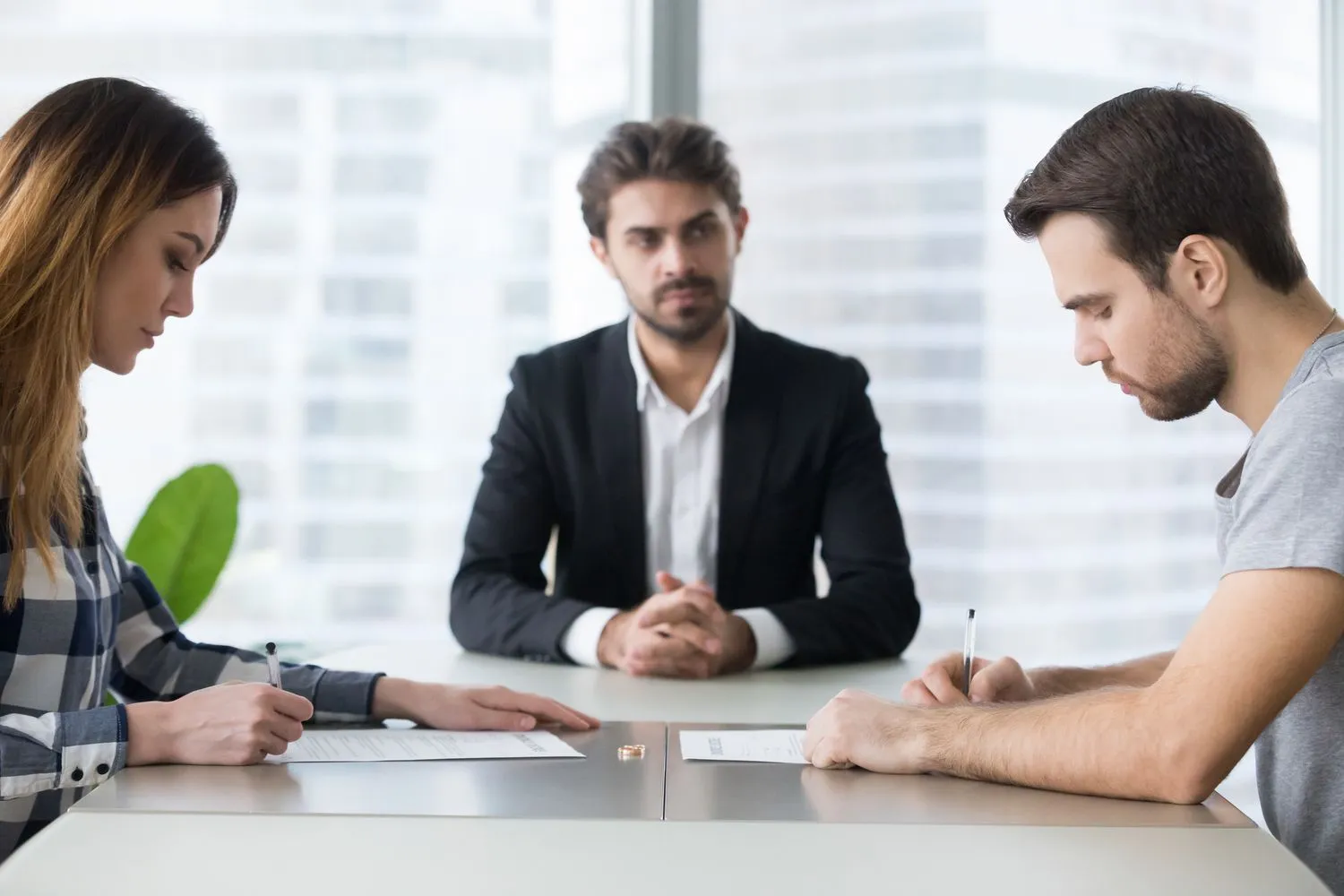 How EH Mediation Guides Couples Toward Fair and Balanced Outcomes Long Eaton