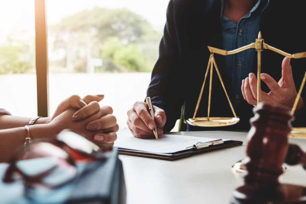 Court Applications vs. Mediation: A Less Stressful Path with EH Mediation Long Eaton